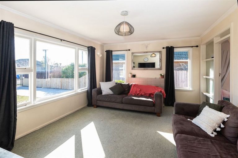 Photo of property in 19 Vivian Street, Burwood, Christchurch, 8083