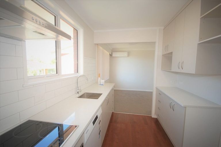 Photo of property in 1/279 Sunset Road, Sunnynook, Auckland, 0632