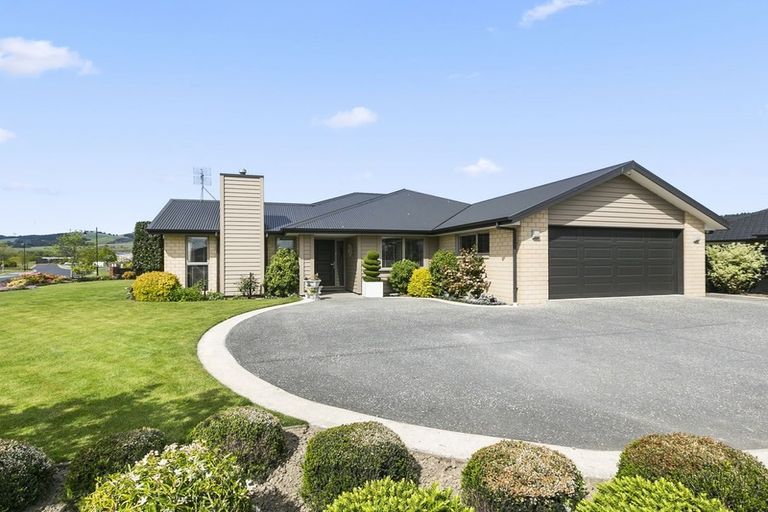 Photo of property in 48 Hagart-alexander Drive, Mosgiel, 9024