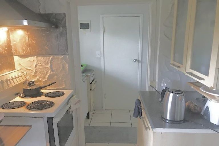 Photo of property in 1/23 Woodcote Drive, Glenfield, Auckland, 0629