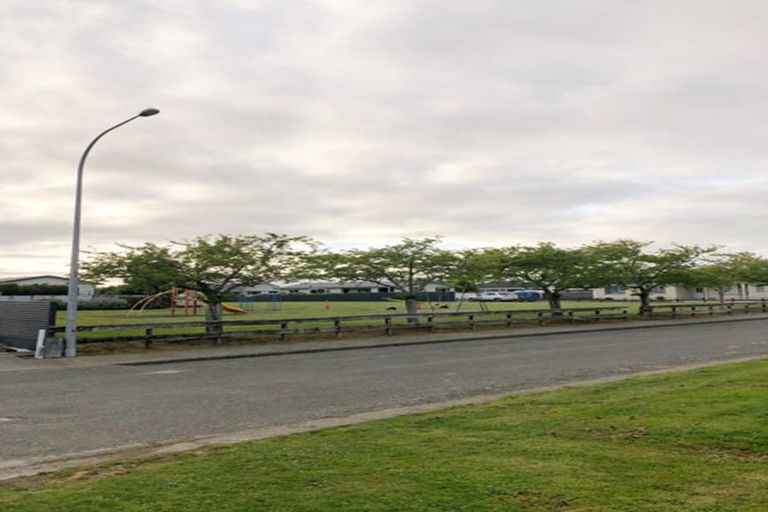 Photo of property in 51 Holloway Street, Waikiwi, Invercargill, 9810