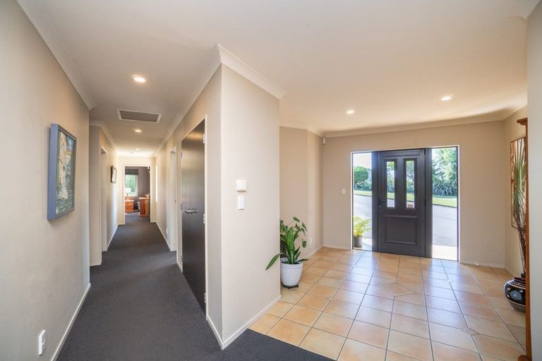 Photo of property in 34 Schnell Drive, Kelvin Grove, Palmerston North, 4414