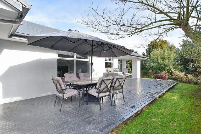 Photo of property in 1 Rue De La Mare, Parklands, Christchurch, 8083