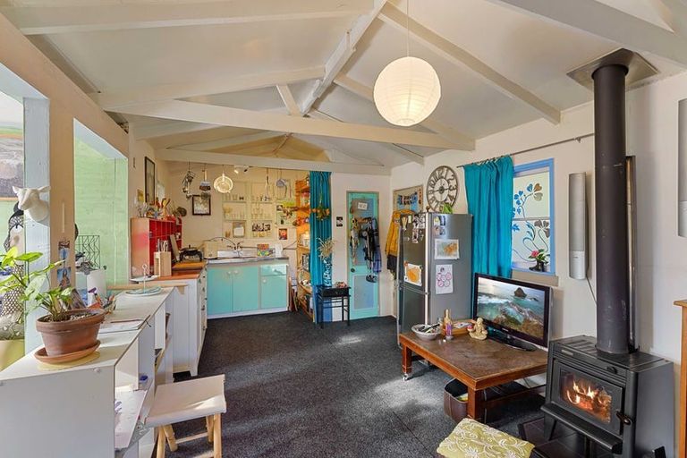 Photo of property in 25 Puriri Road, Waikanae, 5036