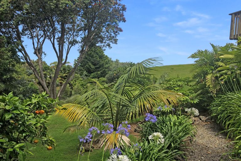 Photo of property in 35 Skudders Beach Road, Kerikeri, 0294