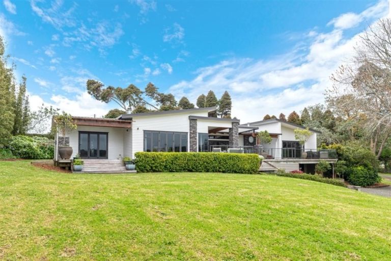 Photo of property in 32 Hanham Road, Kumeu, 0891