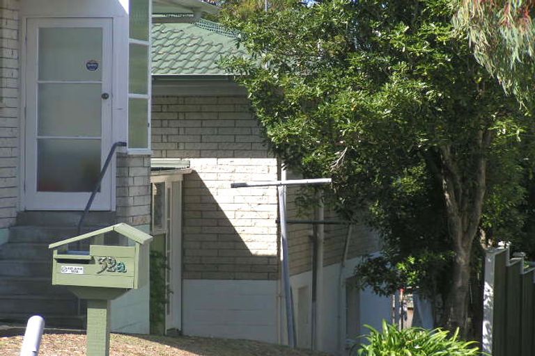 Photo of property in 2/30 Knightsbridge Drive, Forrest Hill, Auckland, 0620