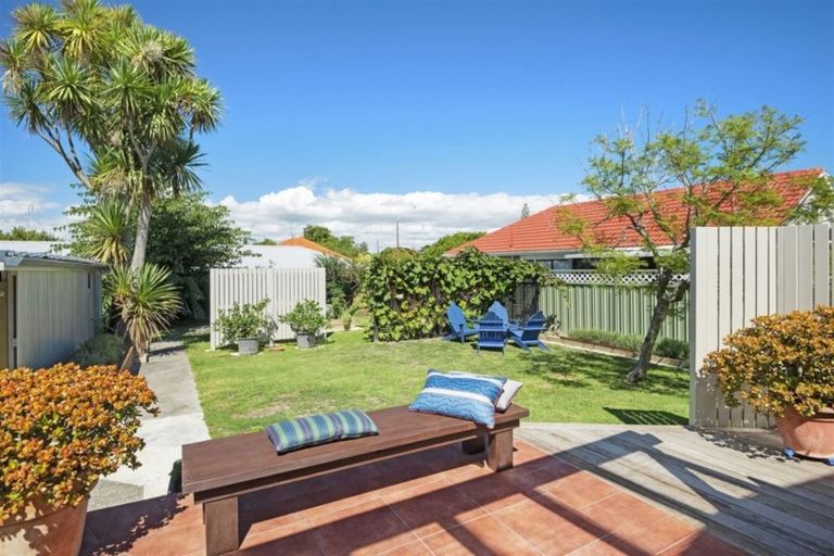 Photo of property in 3 Sale Street, Cockle Bay, Auckland, 2014