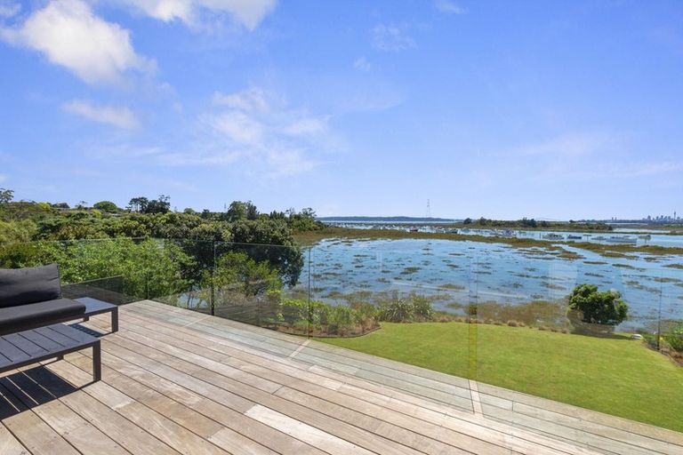 Photo of property in 106 Tiroroa Avenue, Te Atatu South, Auckland, 0610