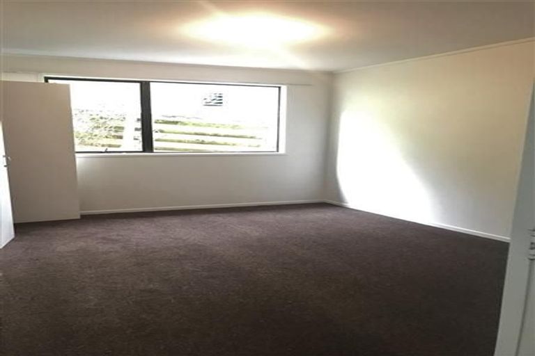 Photo of property in 5a Cherry Tree Place, Massey, Auckland, 0614
