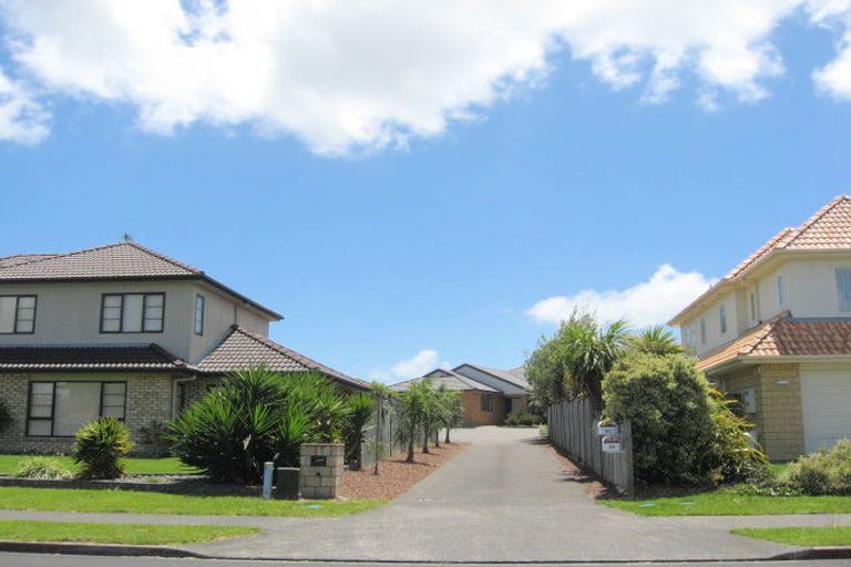 Photo of property in 90 Longford Park Drive, Takanini, 2112