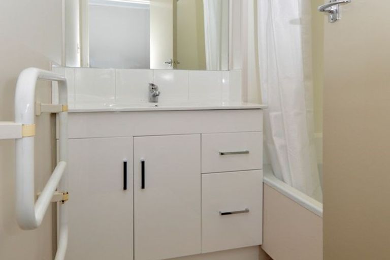 Photo of property in 8/45 Kenderdine Road, Papatoetoe, Auckland, 2025