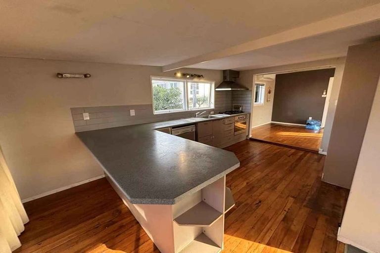 Photo of property in 1/56 Roberts Road, Glenfield, Auckland, 0629