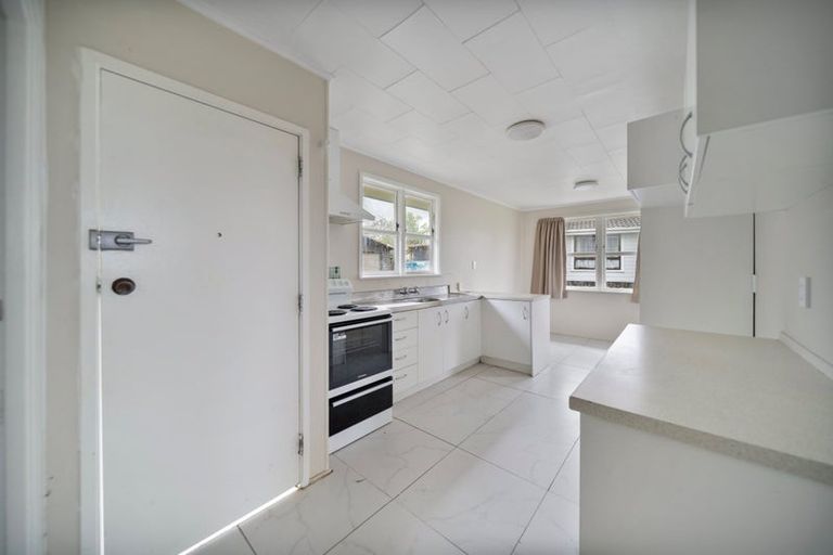 Photo of property in 130 Chichester Drive, Rosehill, Papakura, 2113