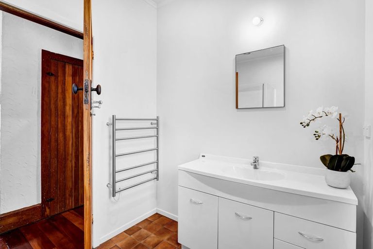 Photo of property in 193 Saint Aubyn Street, New Plymouth, 4310