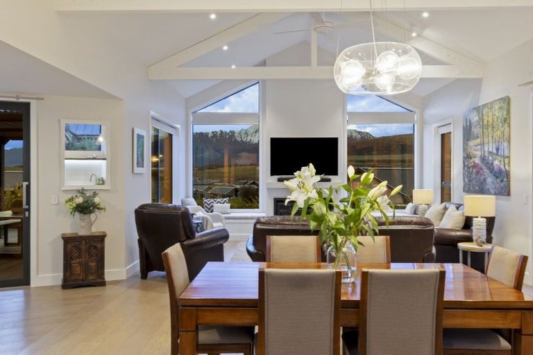 Photo of property in 14 Kerrera Lane, Jacks Point, Queenstown, 9371
