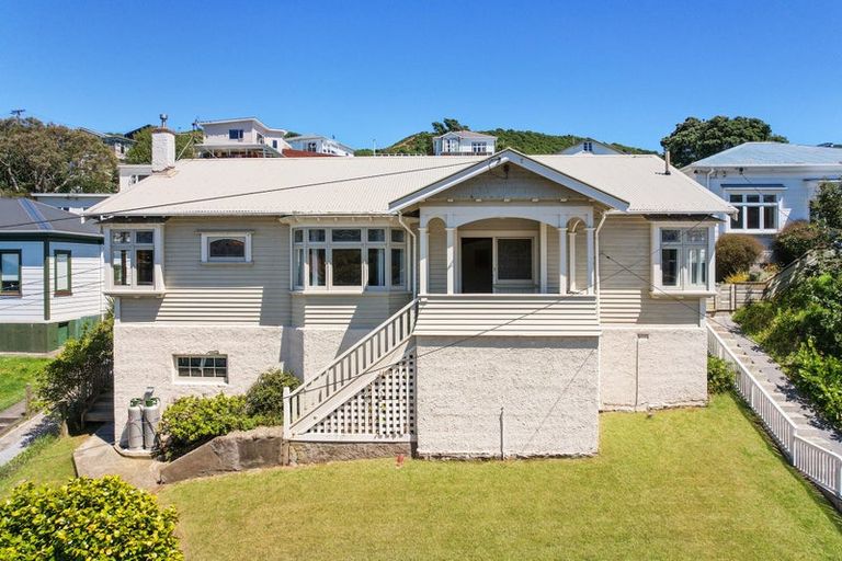 Photo of property in 56 Eden Street, Island Bay, Wellington, 6023