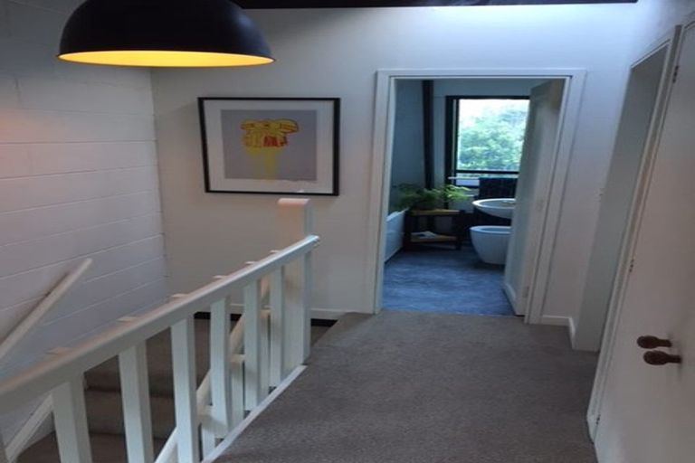 Photo of property in 12/10 Pitarua Street, Thorndon, Wellington, 6011