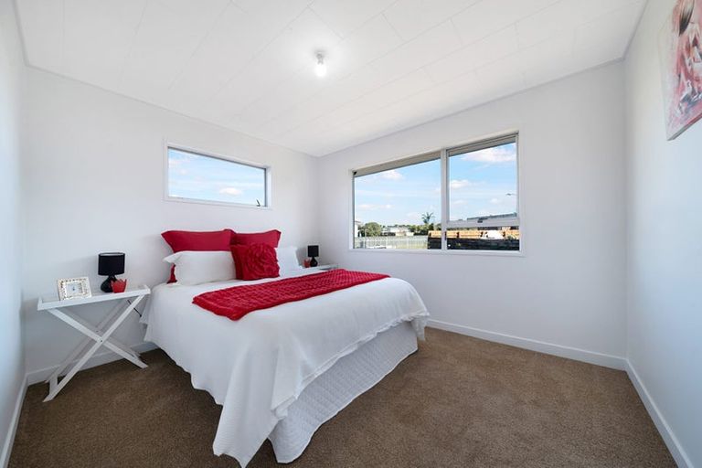 Photo of property in 4 Serrano Place, Clover Park, Auckland, 2023