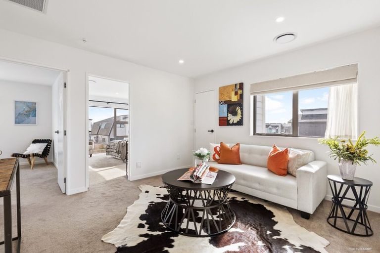 Photo of property in 10 Roa Avenue, Hobsonville, Auckland, 0616