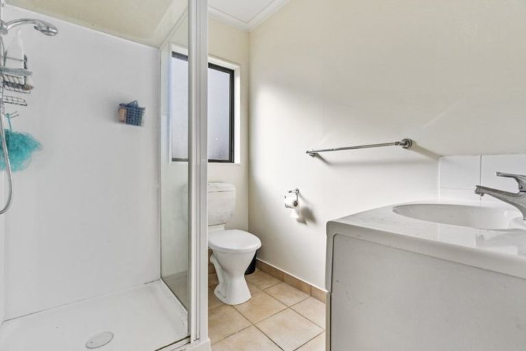 Photo of property in 2 Whitbourne Heights, Manurewa, Auckland, 2105