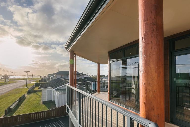 Photo of property in 49 Hartley Street, Foxton Beach, Foxton, 4815