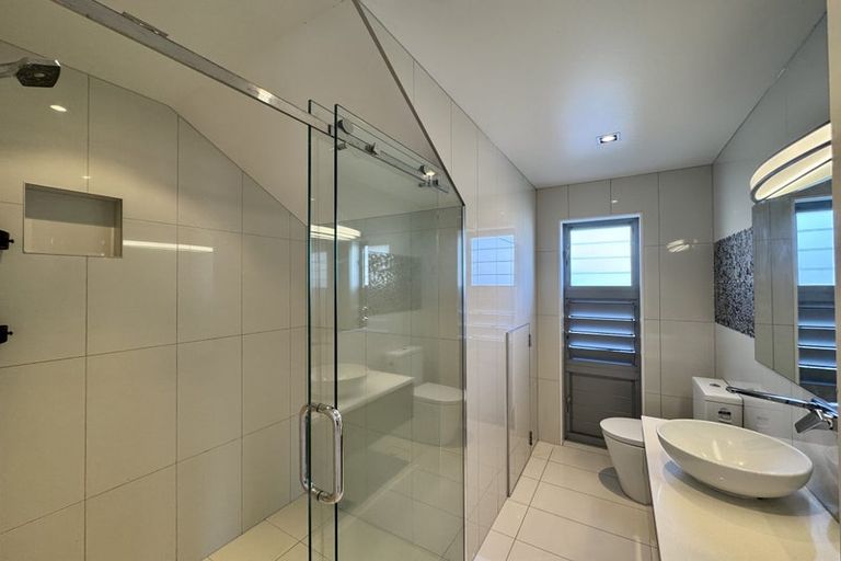 Photo of property in 16 Bucklands Beach Road, Bucklands Beach, Auckland, 2012