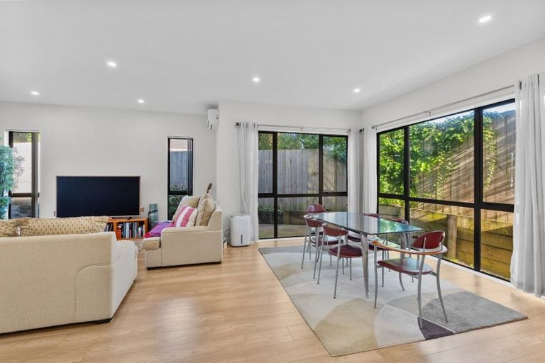Photo of property in 9c Mowbray Place, Sunnynook, Auckland, 0620