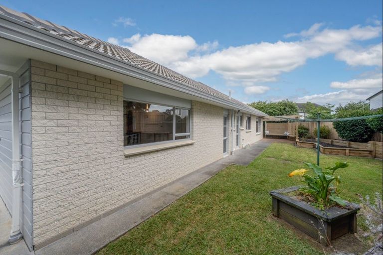 Photo of property in 66 Golfland Drive, Golflands, Auckland, 2013
