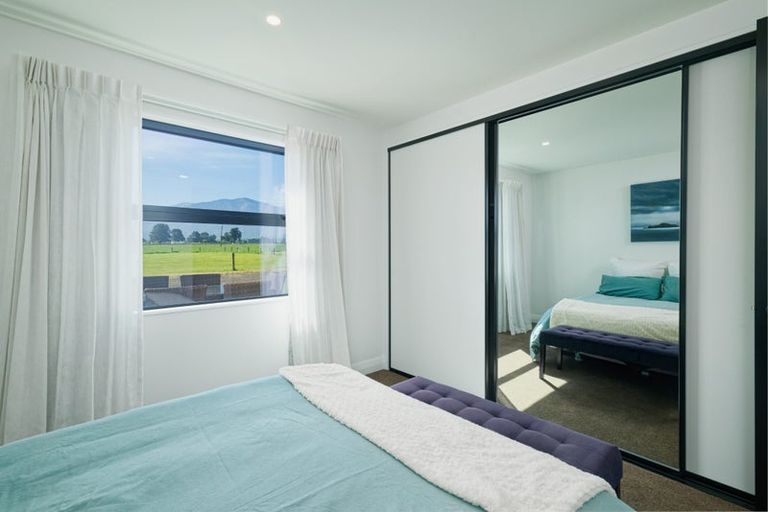 Photo of property in 23 Te Ao Wharepapa Lane, Peketa, 7373