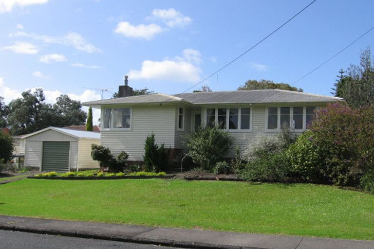 Photo of property in 3 Preston Avenue, Henderson, Auckland, 0610