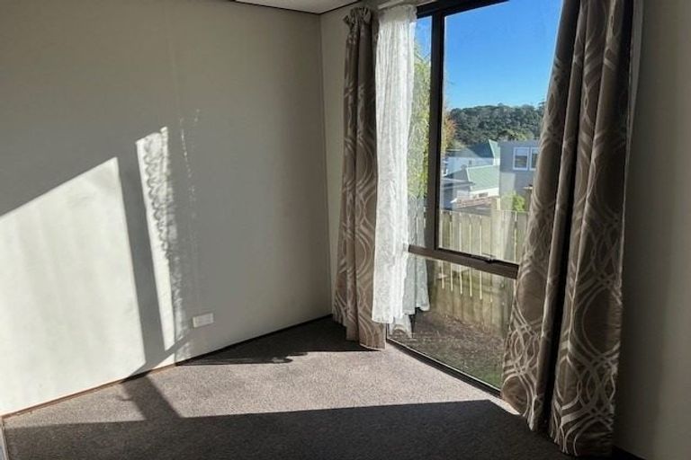 Photo of property in 9 Winifred Avenue, Bayview, Auckland, 0629