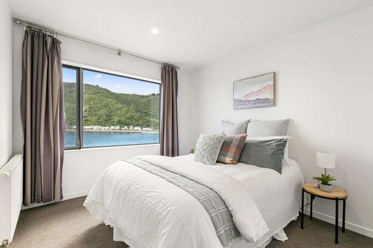 Photo of property in 8 Owhiro Bay Parade, Island Bay, Wellington, 6023