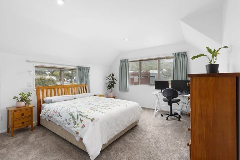 Photo of property in 12 Cambridge Street, Tawa, Wellington, 5028