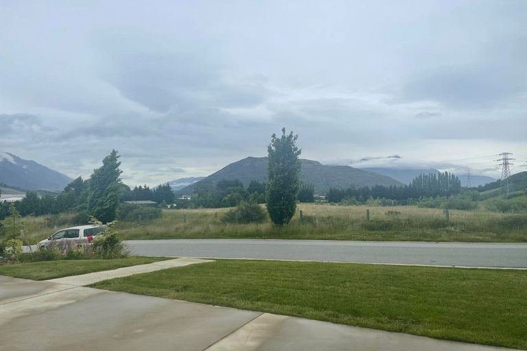 Photo of property in 2 Batsford Lane, Lower Shotover, Queenstown, 9371