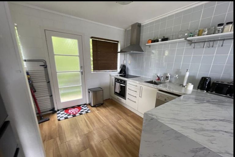 Photo of property in 9/19a Verbena Road, Birkdale, Auckland, 0626