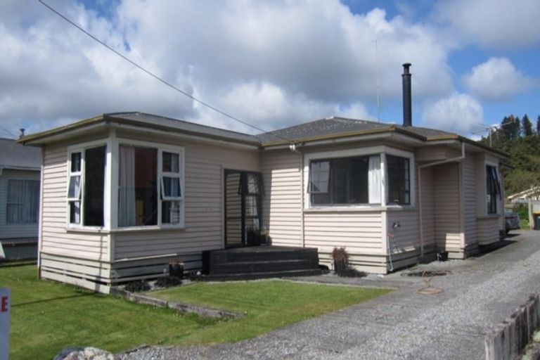Photo of property in 14 Eva Street, Greymouth, 7805