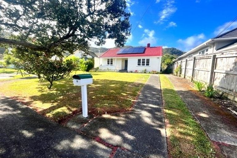 Photo of property in 10 Melvill Grove, Waterloo, Lower Hutt, 5011