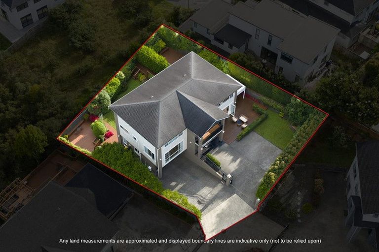 Photo of property in 4b Hilton Close, Fairview Heights, Auckland, 0632