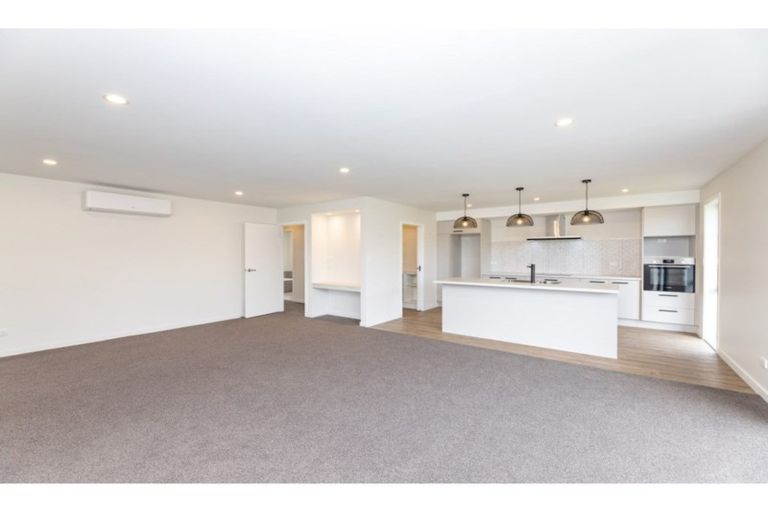 Photo of property in 10 Johnson Avenue, Amberley, 7410