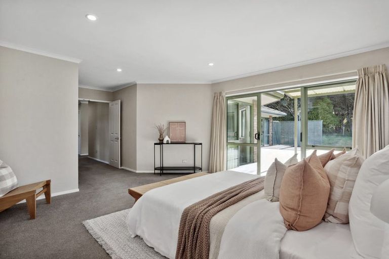 Photo of property in 70a Shaw Road, Oratia, Auckland, 0604