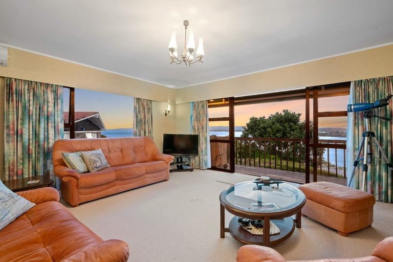 Photo of property in 32 Telstar Place, Beach Haven, Auckland, 0626