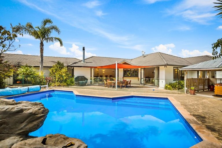 Photo of property in 34 Oakford Park Crescent, Greenhithe, Auckland, 0632