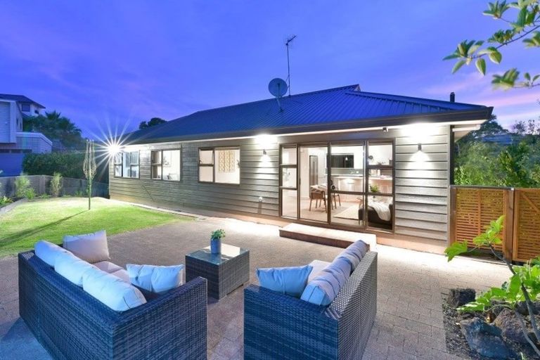 Photo of property in 15a Marigold Place, Mairangi Bay, Auckland, 0630