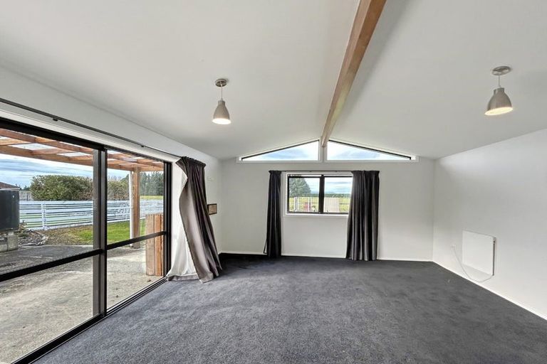 Photo of property in 137 Seaward Road, Edendale, 9825