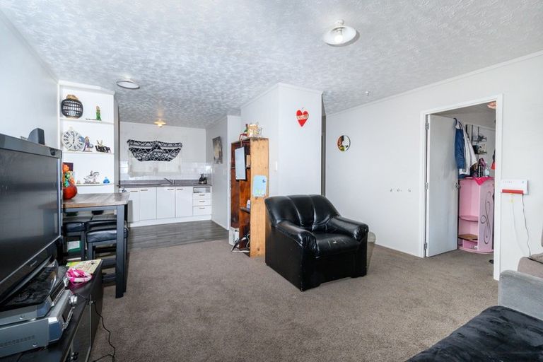 Photo of property in 1/10 Trounson Avenue, Clendon Park, Auckland, 2103