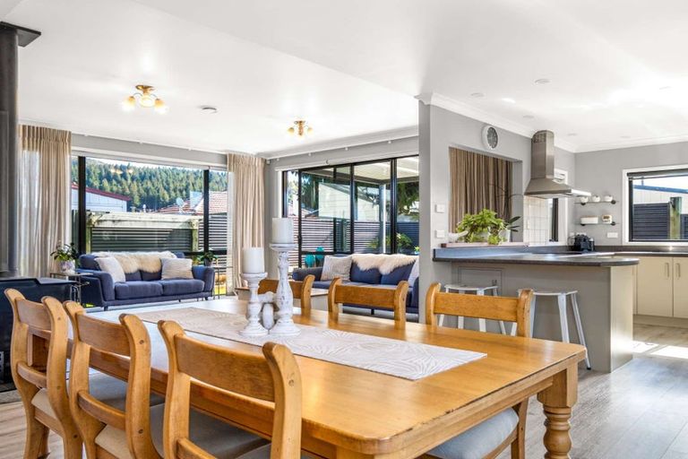 Photo of property in 19a Kawaha Point Road, Fairy Springs, Rotorua, 3015