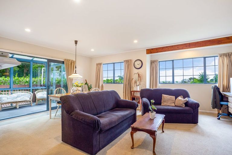 Photo of property in 8/485 Don Buck Road, Massey, Auckland, 0614