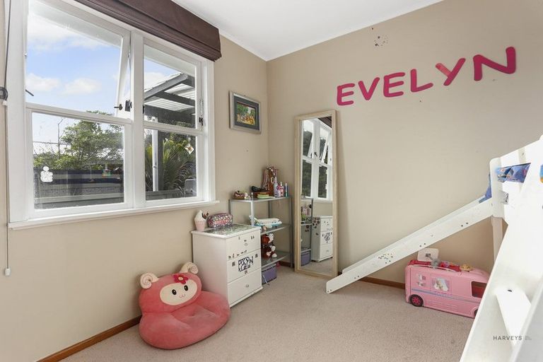 Photo of property in 115 Captain Scott Road, Glen Eden, Auckland, 0602
