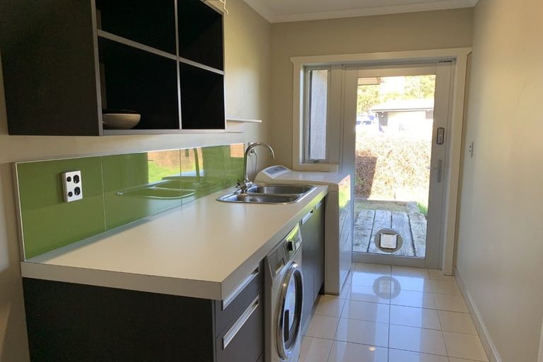 Photo of property in 32a Elizabeth Street, Waikanae, 5036